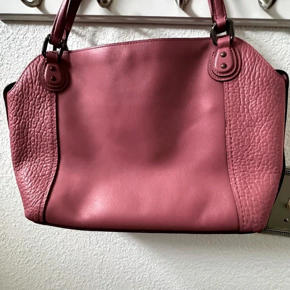 Pink hand or shoulder bag - Picture 2 of 4